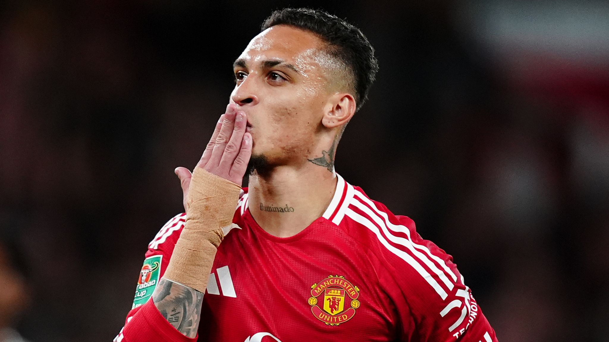 Benfica đàm phán chiêu mộ Antony
