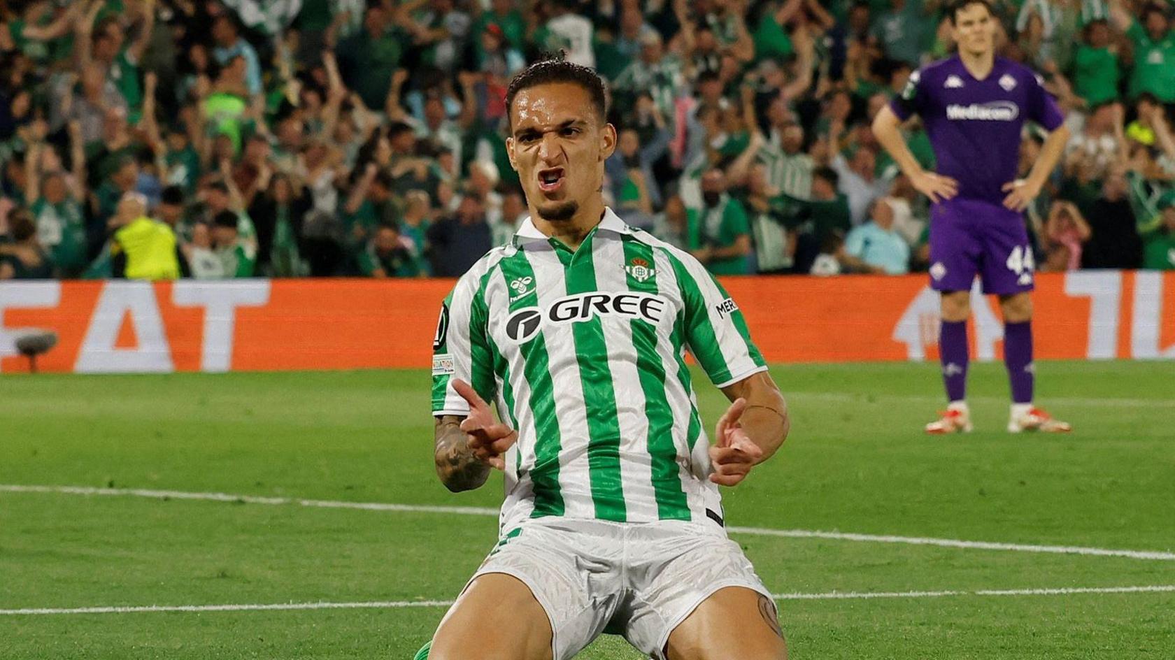 Benfica đàm phán chiêu mộ Antony